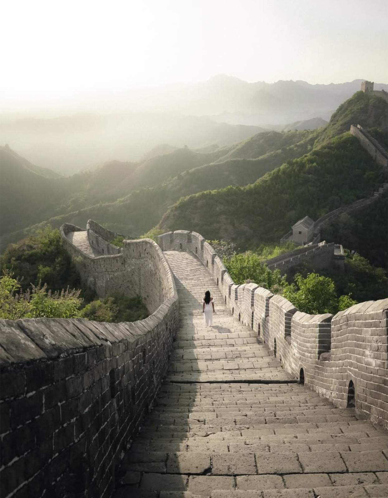 A quiet stretch of the Great Wall at dawn